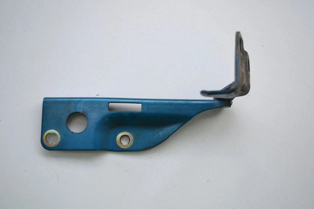Mootorikapoti hinged – vasak