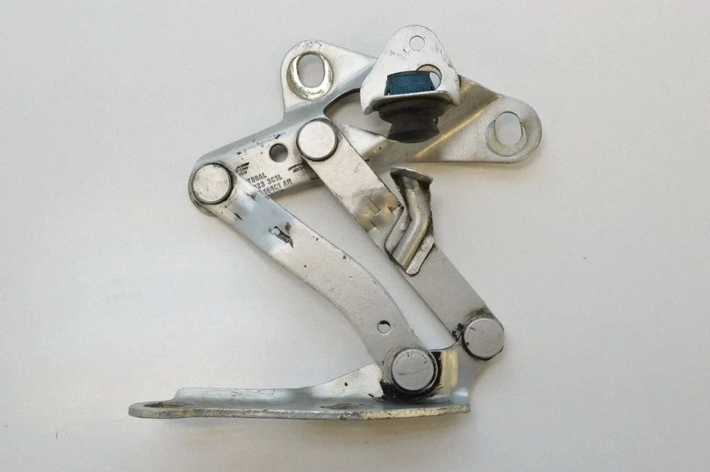 Engine bonnet/hood hinges – Volkswagen Sharan (2001-2010)