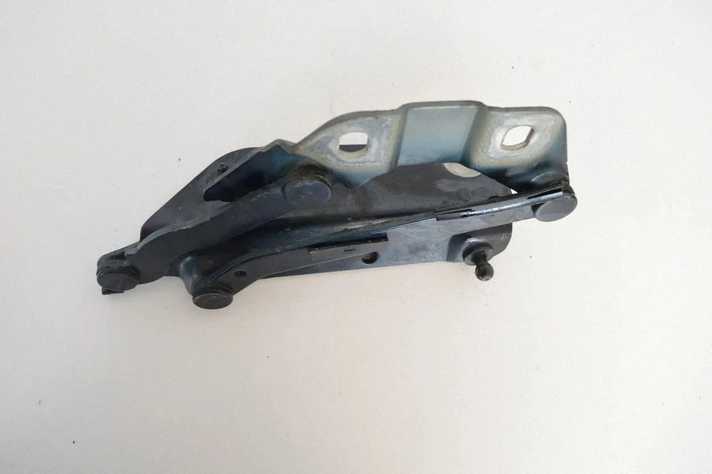 Motora pārsega eņģe (-es) 6H5216800AC