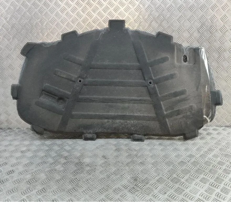 Mootorikapoti heli-/soojusisolatsioon – Audi A3 S3 8V (2013-2019)