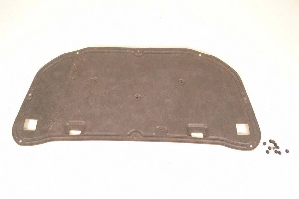 Engine bonnet/hood sound/heat insulation