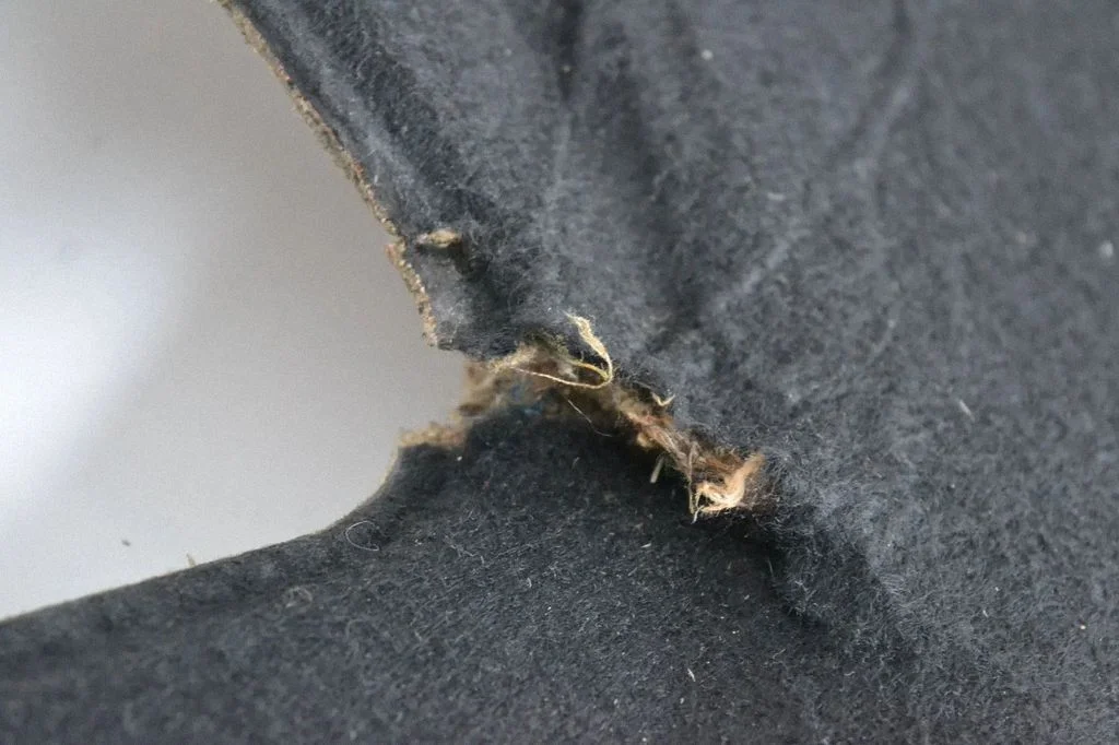 Engine bonnet/hood sound/heat insulation