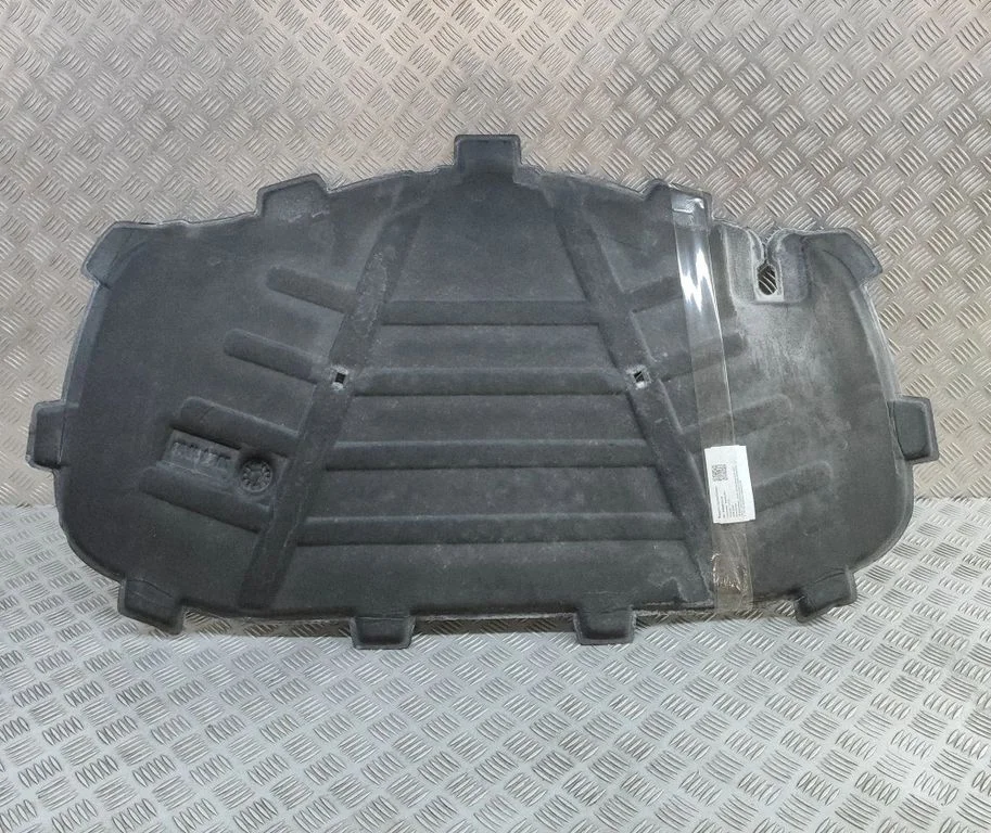 Mootorikapoti heli-/soojusisolatsioon – Audi A3 S3 8V (2013-2019)