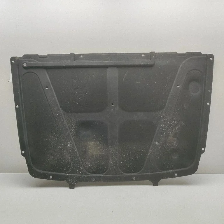 Engine bonnet/hood sound/heat insulation
