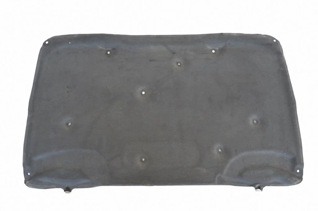 Engine bonnet/hood sound/heat insulation