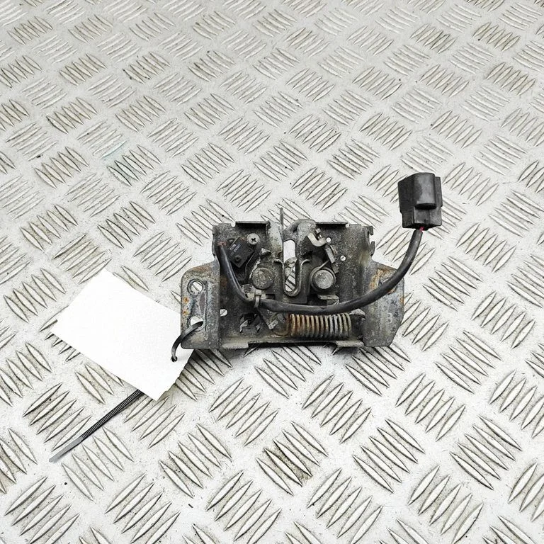 Mootorikapoti lukk 5908A009