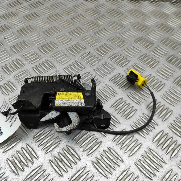 Engine bonnet/hood lock/catch 7376977