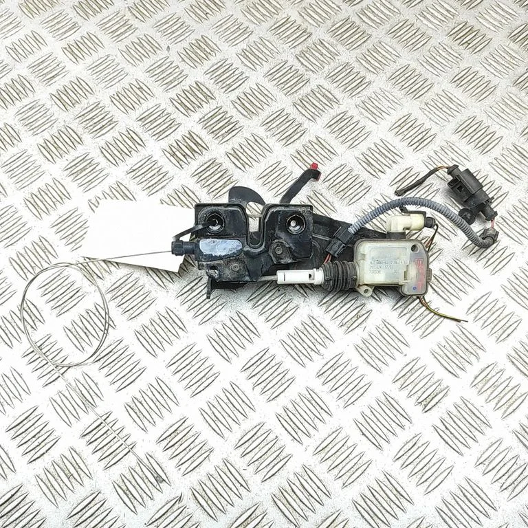 Motora pārsega slēdzene 99162411701