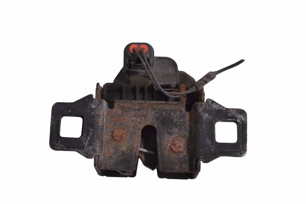 Engine bonnet/hood lock/catch
