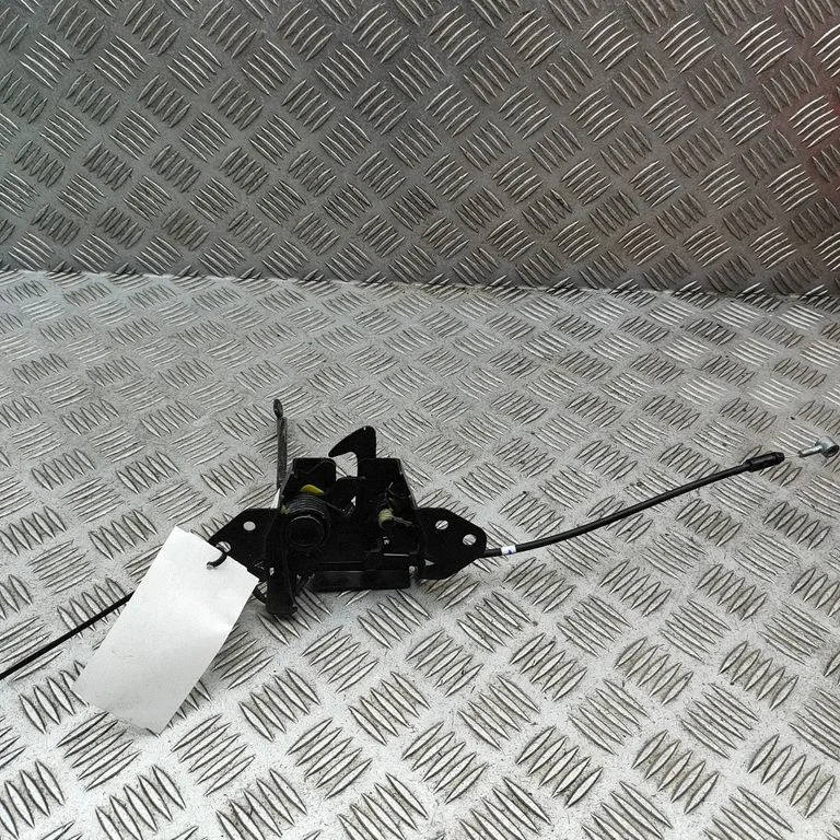 Motora pārsega slēdzene 81130KL900