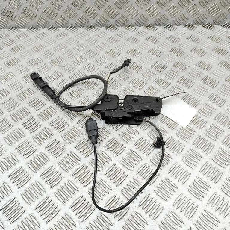 Engine bonnet/hood lock/catch – Audi RS5 (2010-2015)