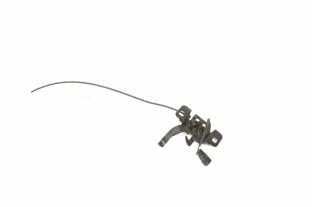 Motora pārsega slēdzene 13367148