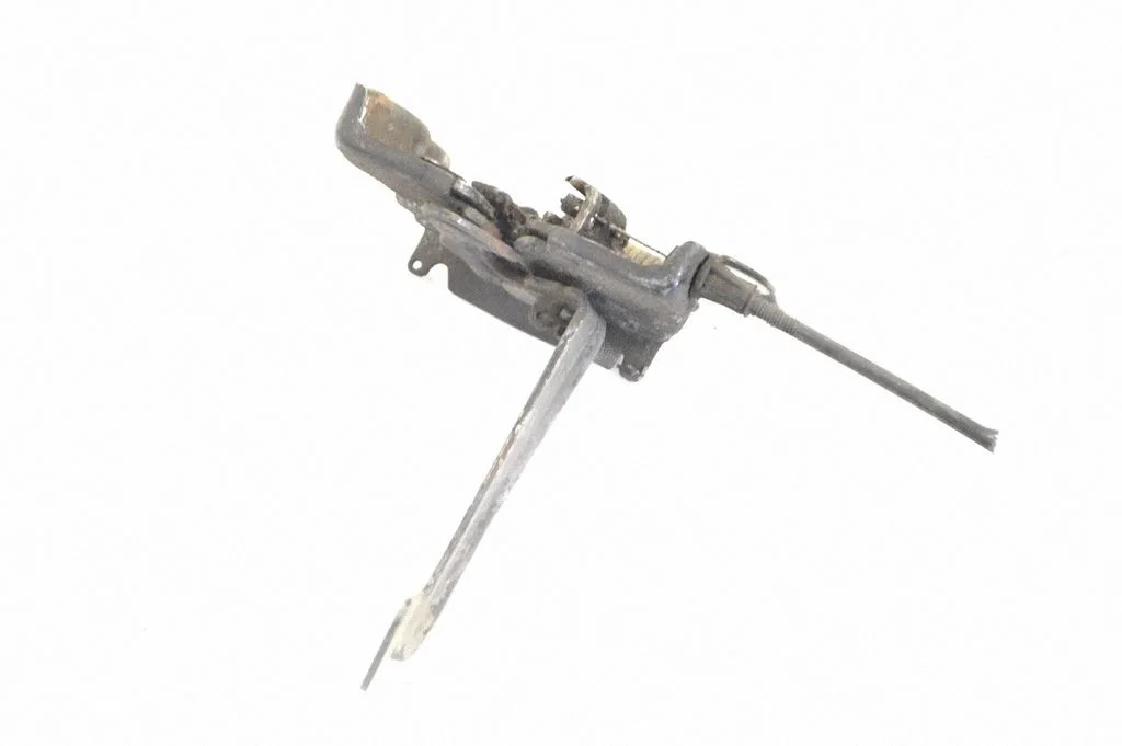 Engine bonnet/hood lock/catch