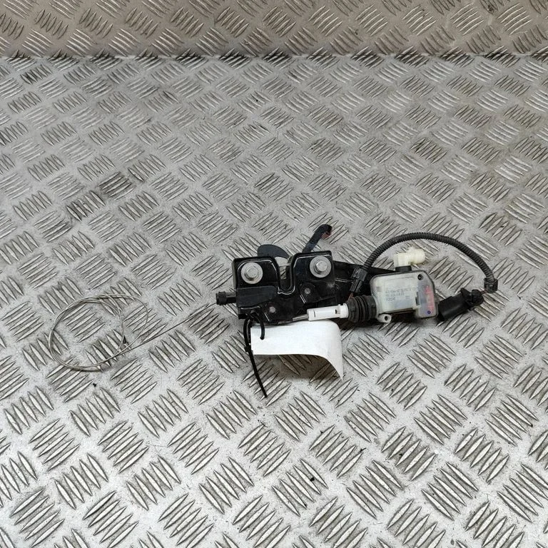 Motora pārsega slēdzene 99162411803