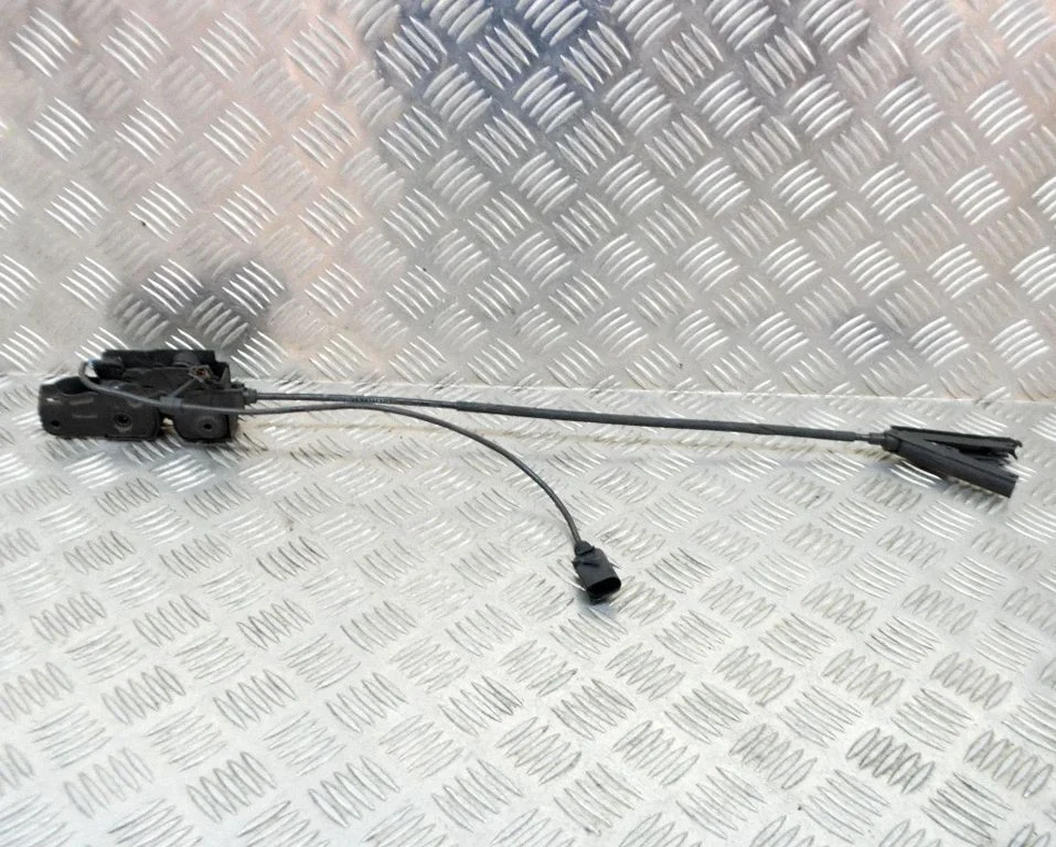 Motora pārsega slēdzene 8K0823509A