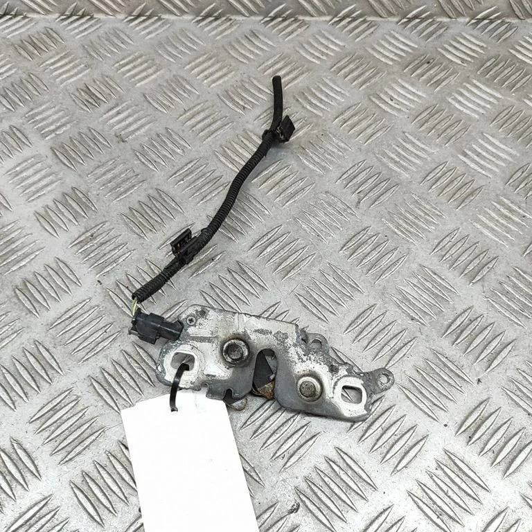 Engine bonnet/hood lock/catch 9822726780
