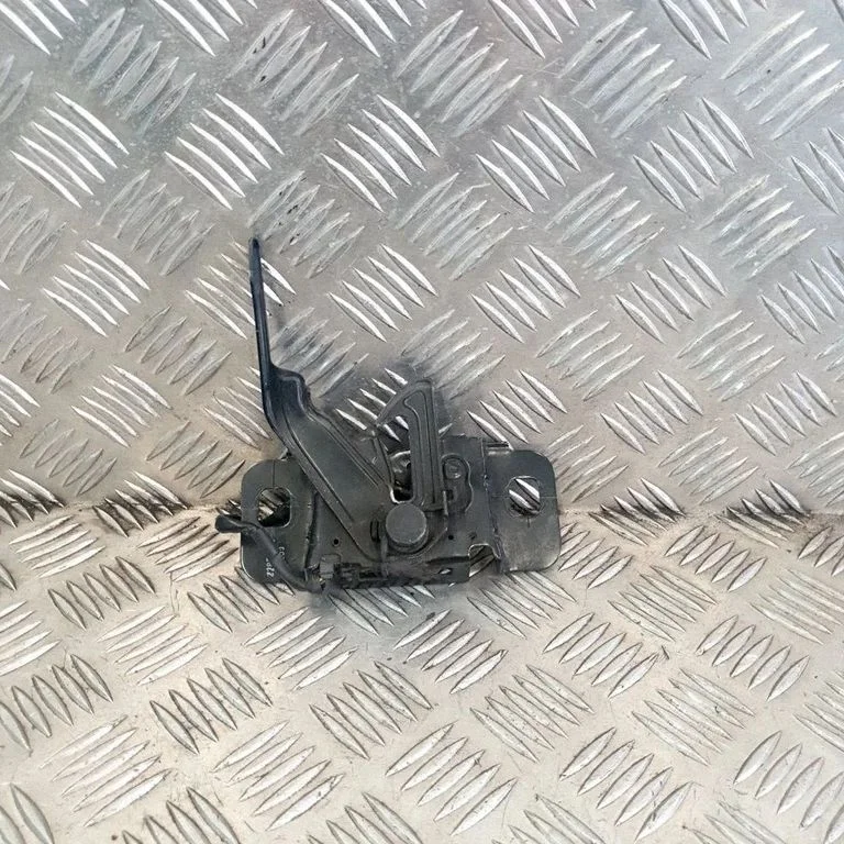 Motora pārsega slēdzene 22830705