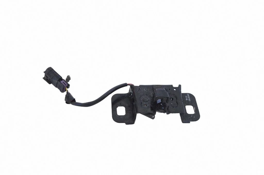 Motora pārsega slēdzene 23432307
