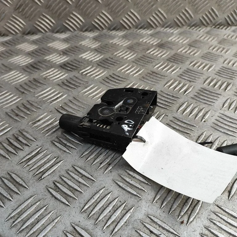 Mootorikapoti lukk – Audi A1 (2010-2018)