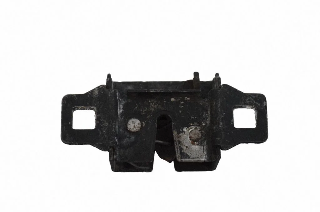Engine bonnet/hood lock/catch