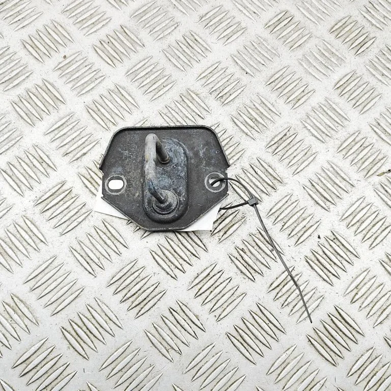 Zaczep zamka maski HK8316K689AC