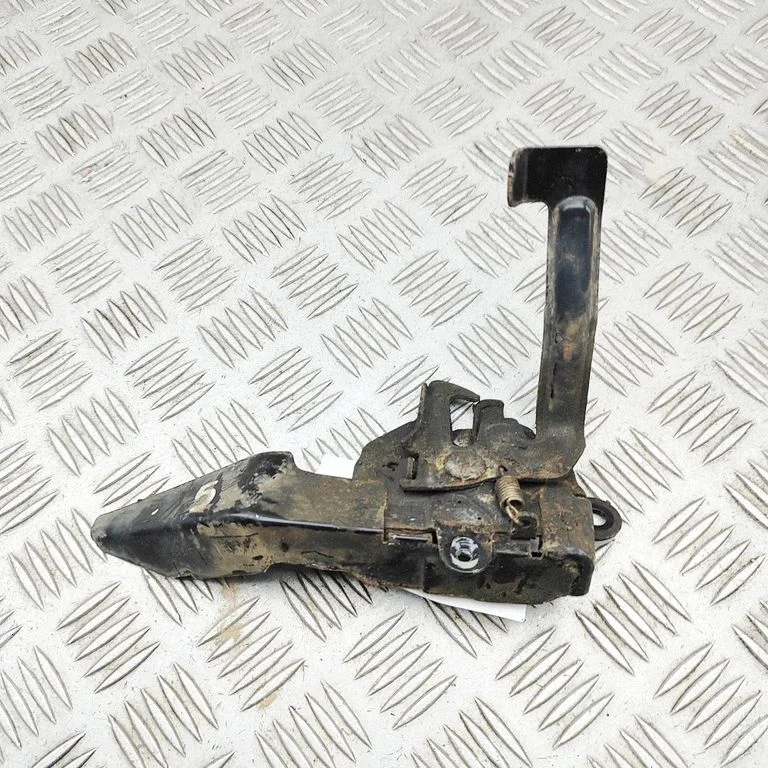 Motora pārsega slēdzenes cilpa 535100K480