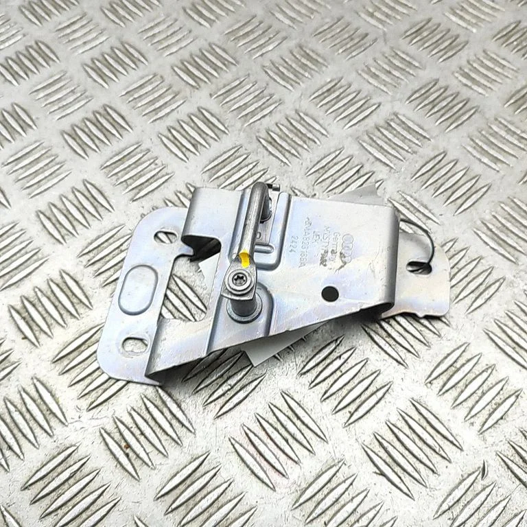 Zaczep zamka maski 8MA823186A