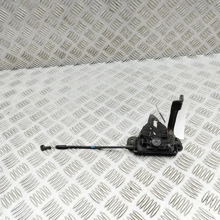 Zaczep zamka maski 81130A2900