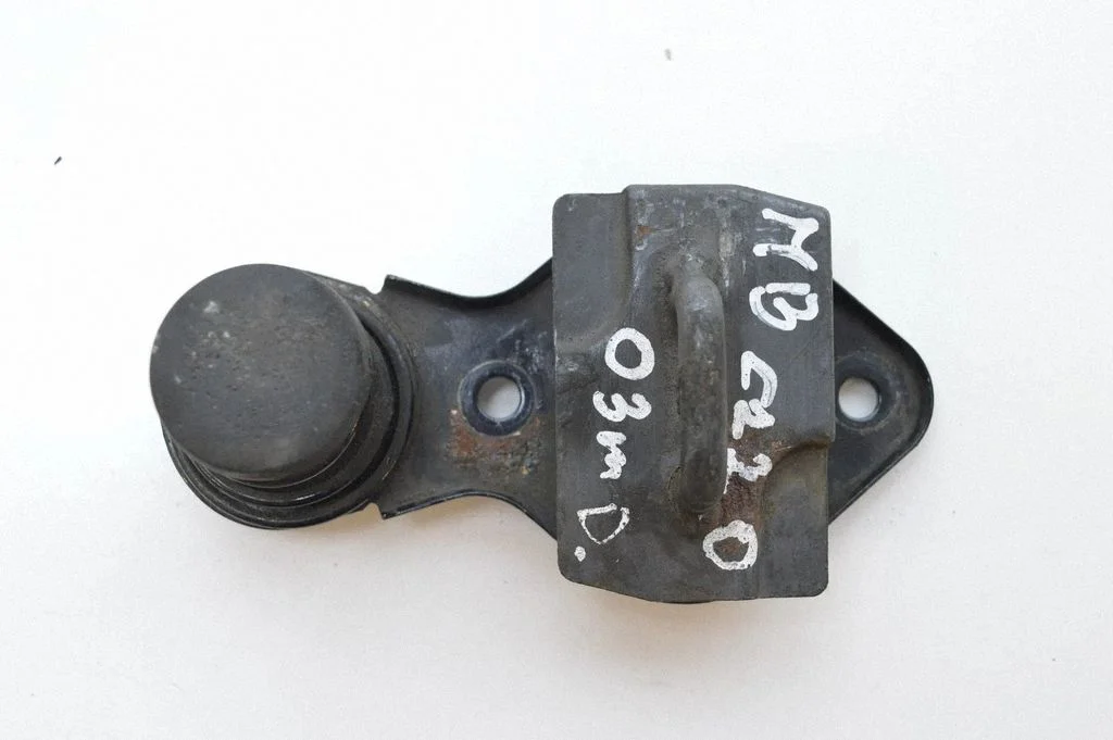 Engine bonnet/hood lock/latch loop/hook – Mercedes-Benz C-Class W203 (2000-2007)