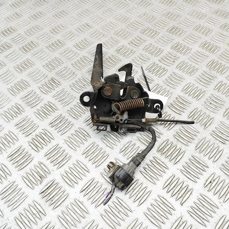 Motora pārsega slēdzenes cilpa 5351060480