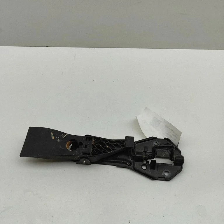 Motora pārsega slēdzenes cilpa 4G8823480B