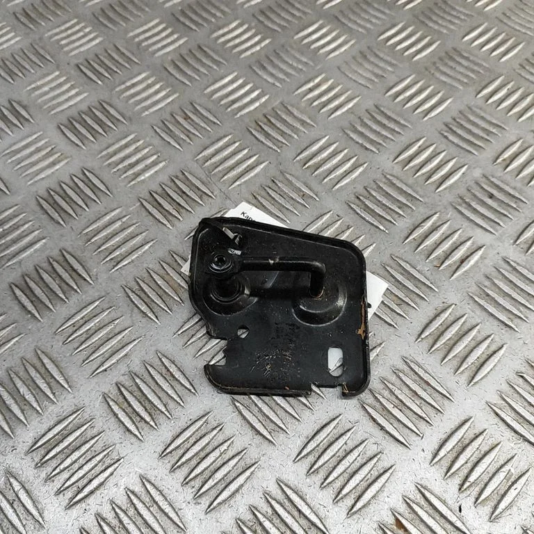 Engine bonnet/hood lock/latch loop/hook – Audi RS Q3 (2019-)