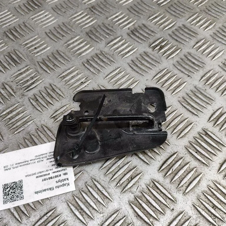 Engine bonnet/hood lock/latch loop/hook 8V0823185C