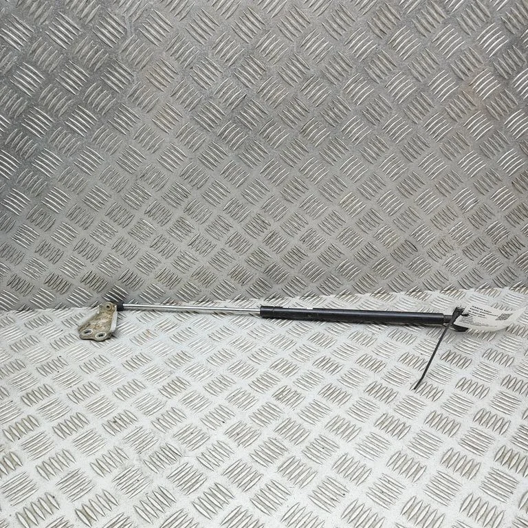 Siłownik maski 5345050070 – Lexus LS UCF30 (2001-2007)