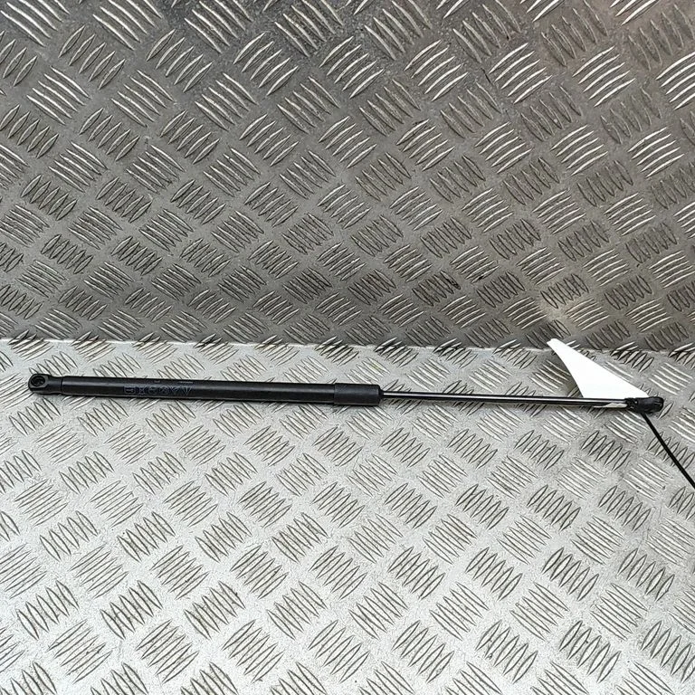 Siłownik maski 8MA823359