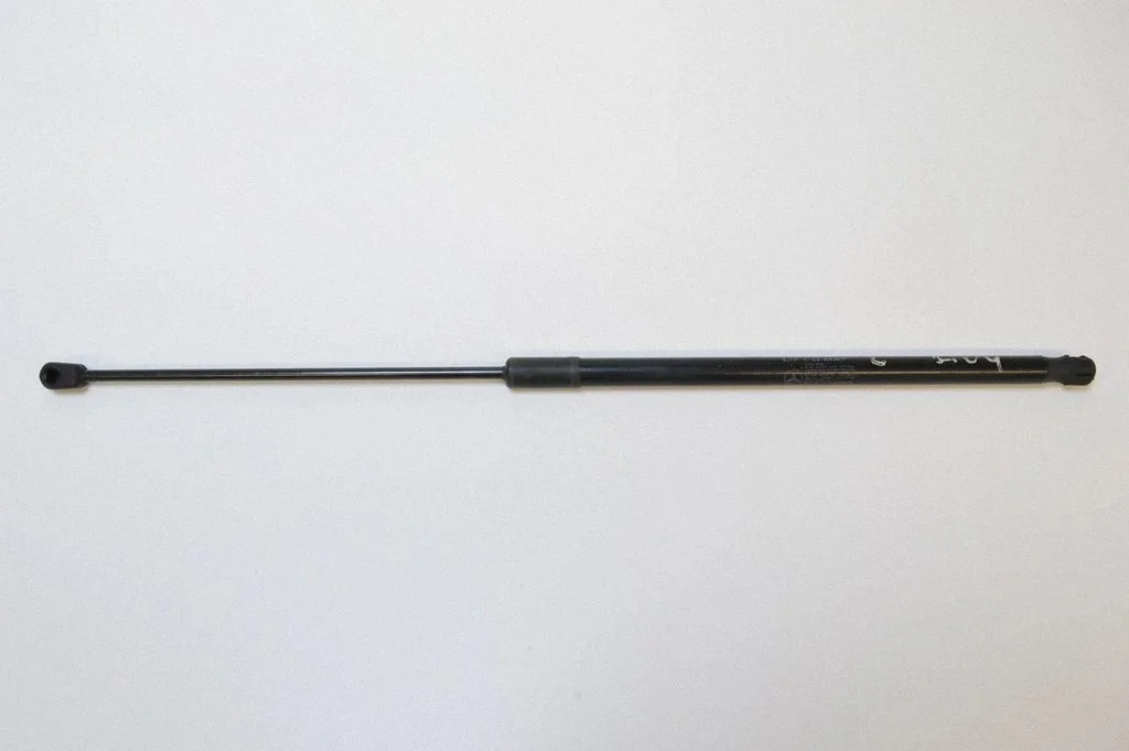 Front bonnet/hood damper/strut – Mercedes-Benz C-Class AMG W204 (2007-2014)