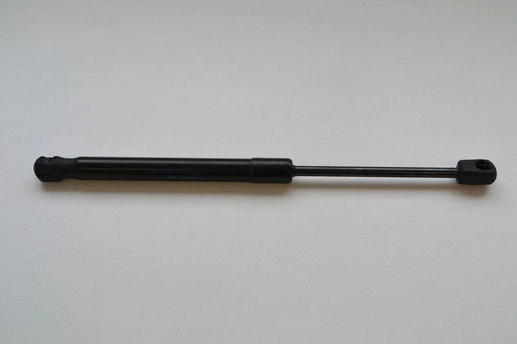 Motora pārsega amortizators 4G8823359A