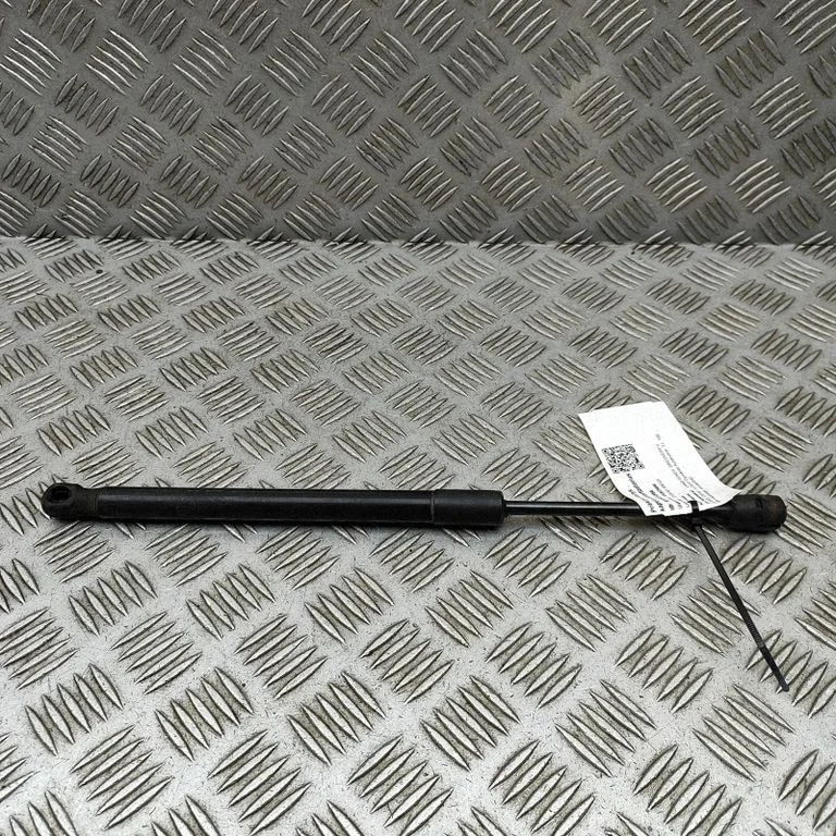 Motora pārsega amortizators HY3216C826AB