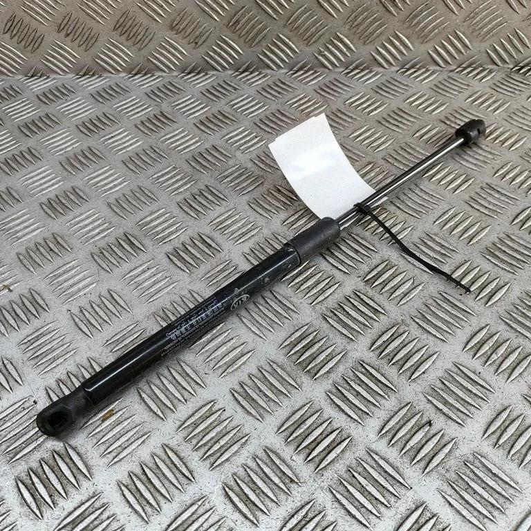 Motora pārsega amortizators 81161D4001