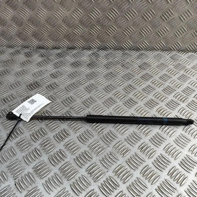 Motora pārsega amortizators A1679800164