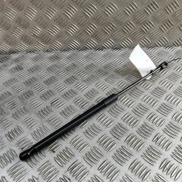 Motora pārsega amortizators 32405068