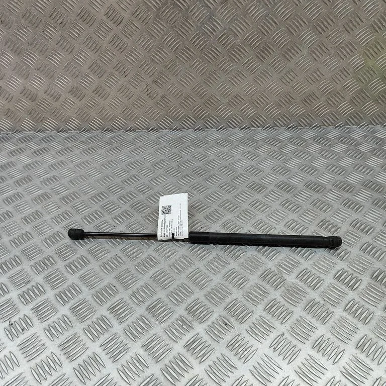 Motora pārsega amortizators 4L0823359
