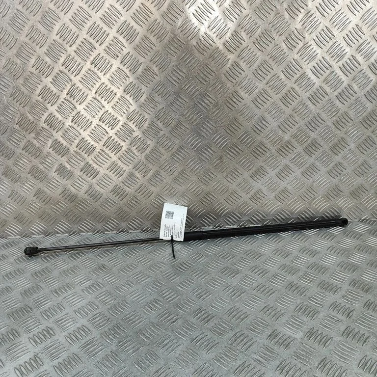 Motora pārsega amortizators 8T0823359