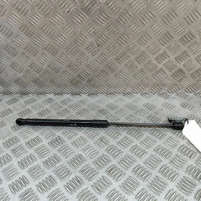 Motora pārsega amortizators 32405068