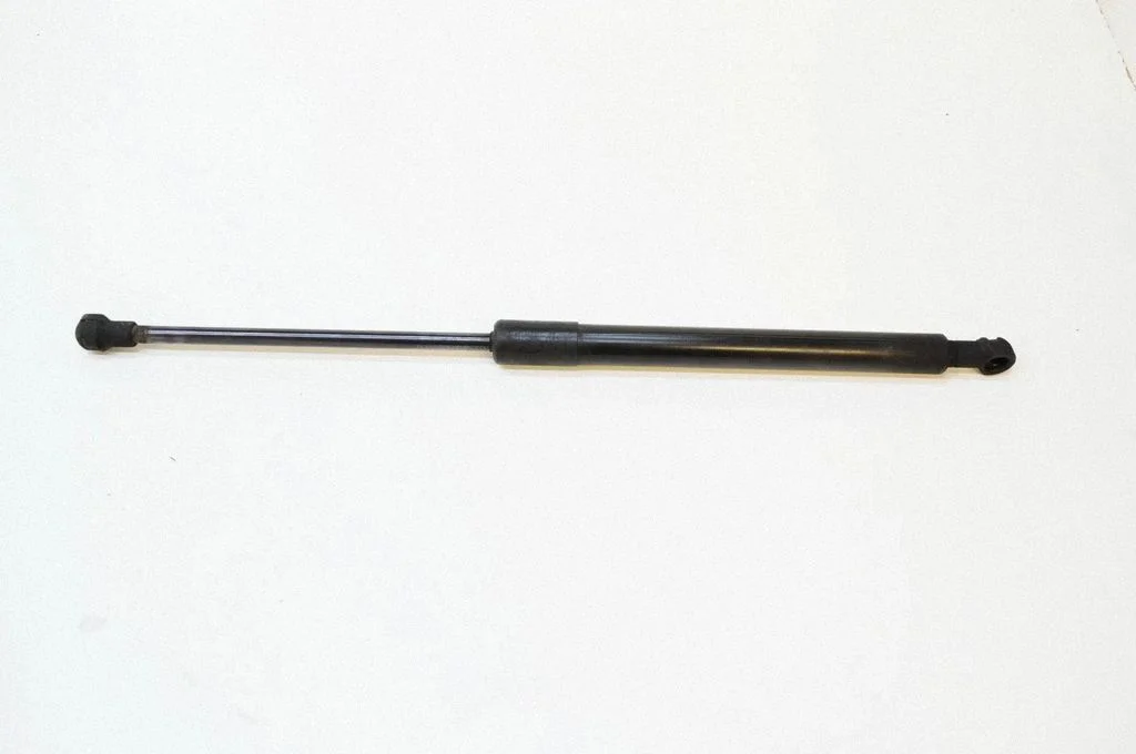 Mootorikapoti amortisaator – BMW 3-seeria E90 E91 (2005-2012)