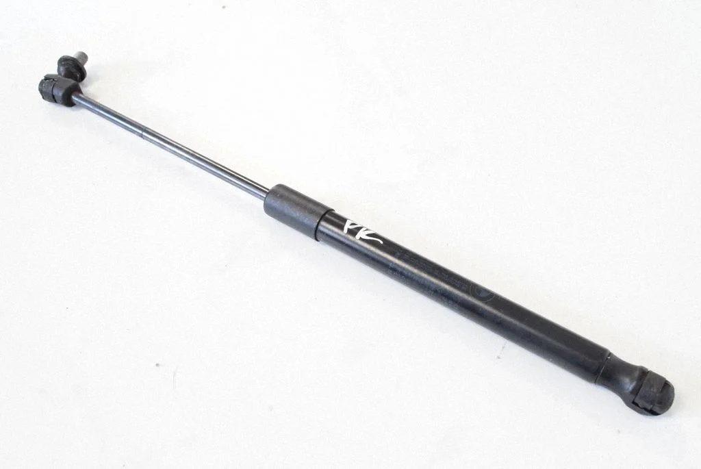 Mootorikapoti amortisaator – BMW X6 E71 (2008-2014)
