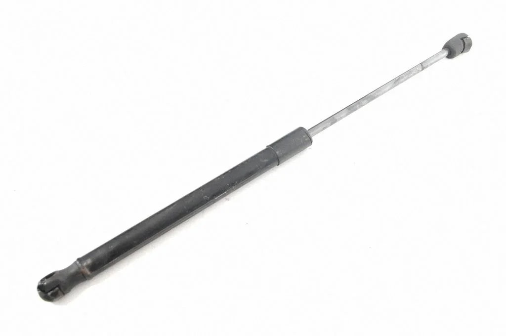 Motora pārsega amortizators 811602B010