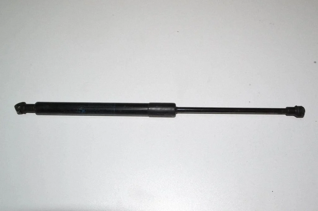 Siłownik maski – BMW Seria 3 E92 E93 (2005-2014)