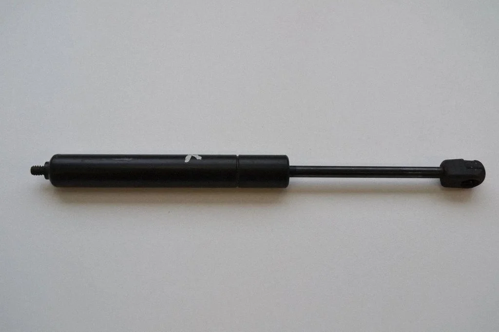 Mootorikapoti amortisaator – Mercedes-Benz S-klass W221 (2005-2013)