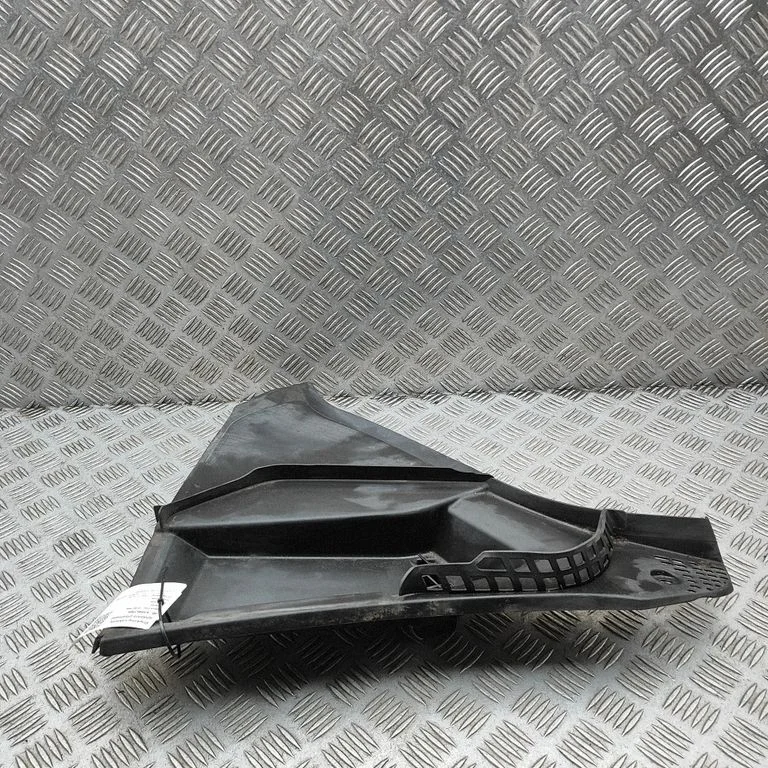 Slotiņu apdare 6987606